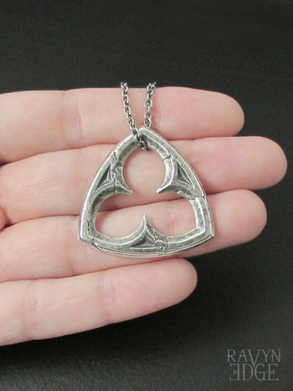 Sterling silver trefoil window triangle necklace
