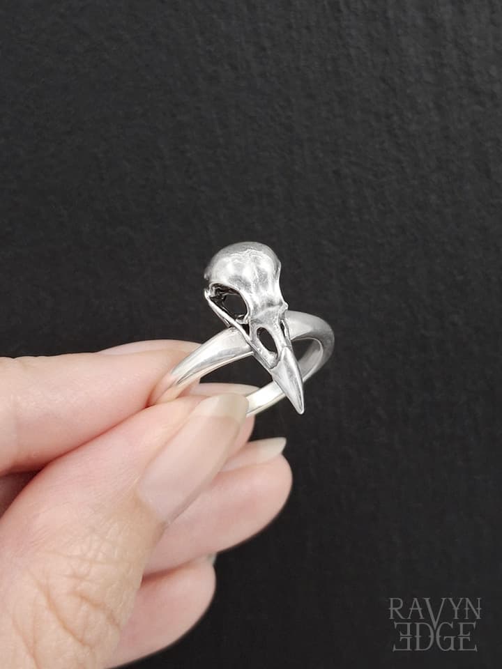 Sterling silver raven skull ring